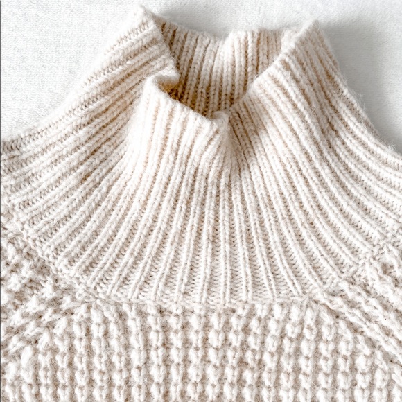 *SOLD* NWOT Wilfred Turtleneck Knit Sweater - Picture 5 of 15